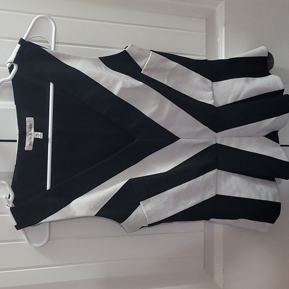 Gorgeous Peplum top!